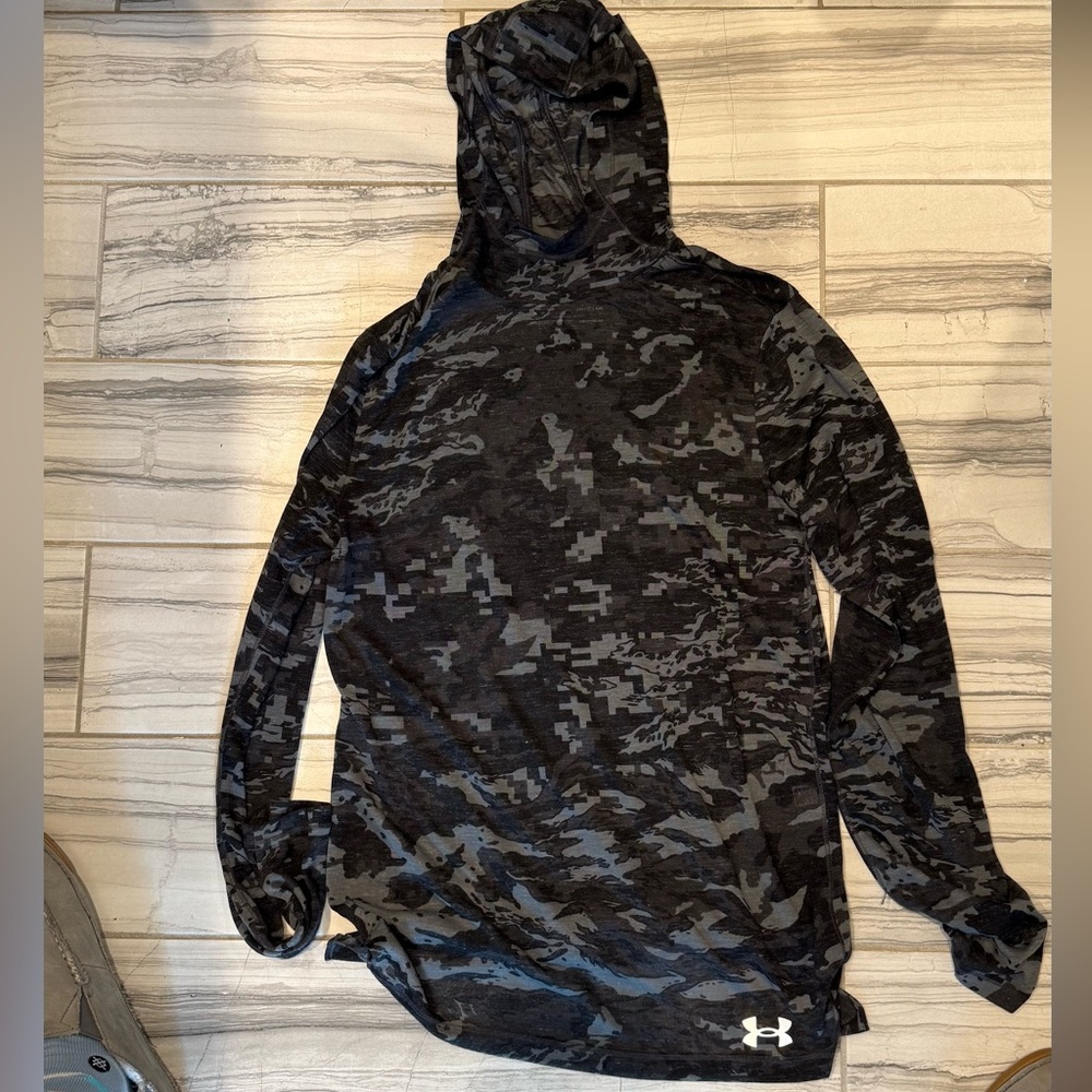 Under Armour Black Camouflage Hoodie men’s size small